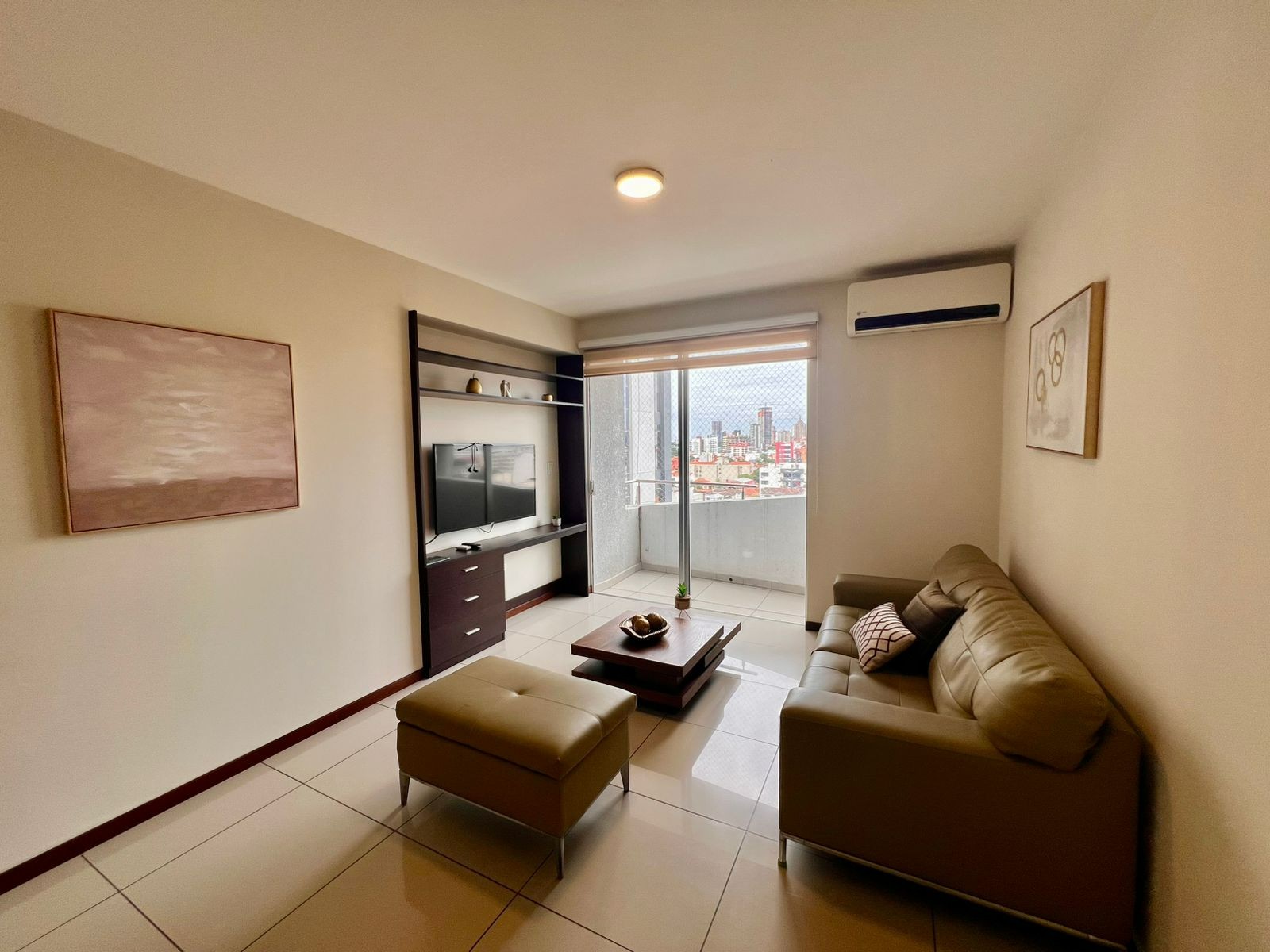 Departamento en AlquilerAv. Busch y 3er Anillo Interno Foto 1