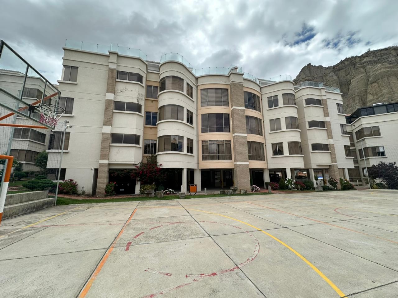 Departamento en AlquilerACHUMANI, CONDOMINIO GIRASOLES Foto 1