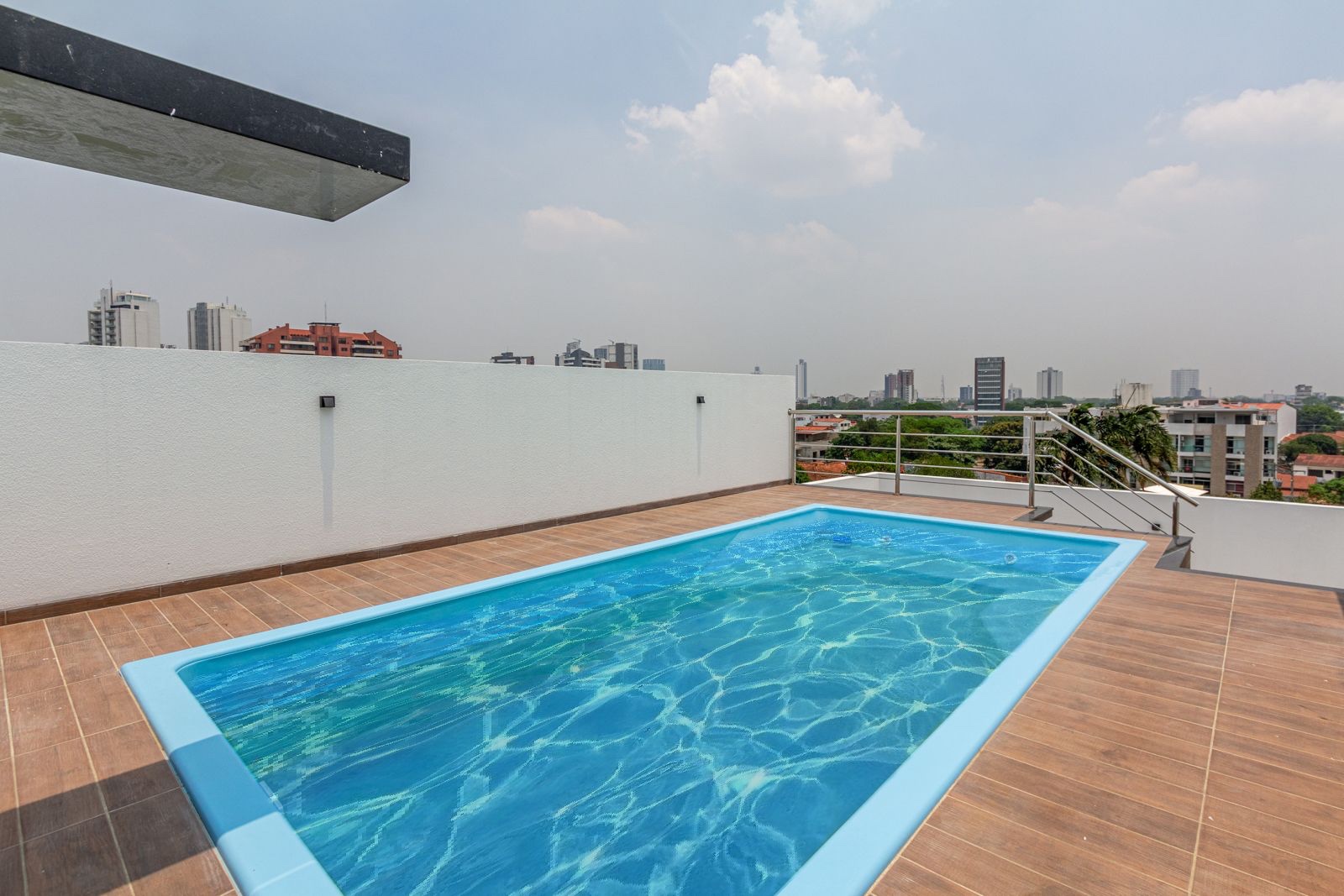 Departamento en Entre 2do y 3er anillo Norte en Santa Cruz de la Sierra 1 dormitorios 2 baños  Foto 14