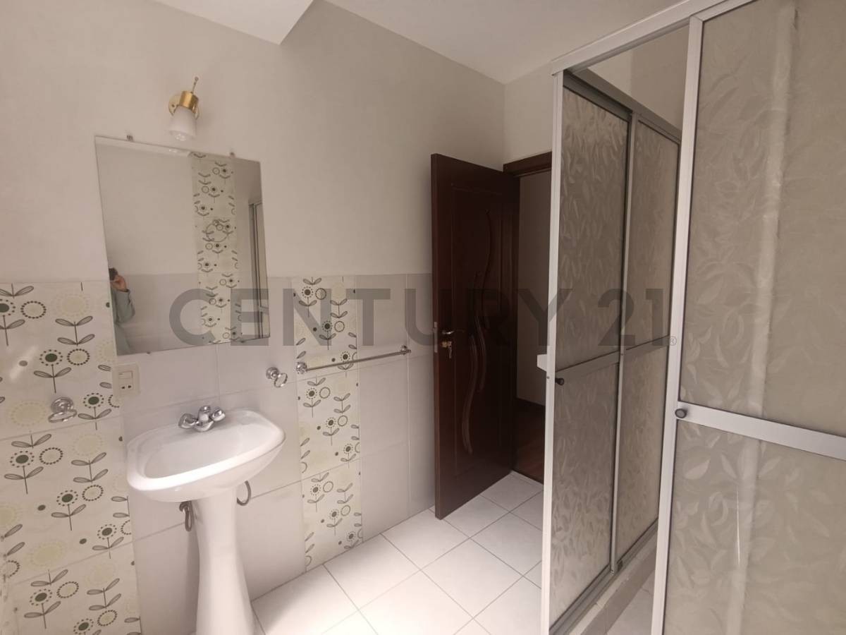 Departamento en AlquilerCENTRO CALLE GENARO SANJINES Foto 9