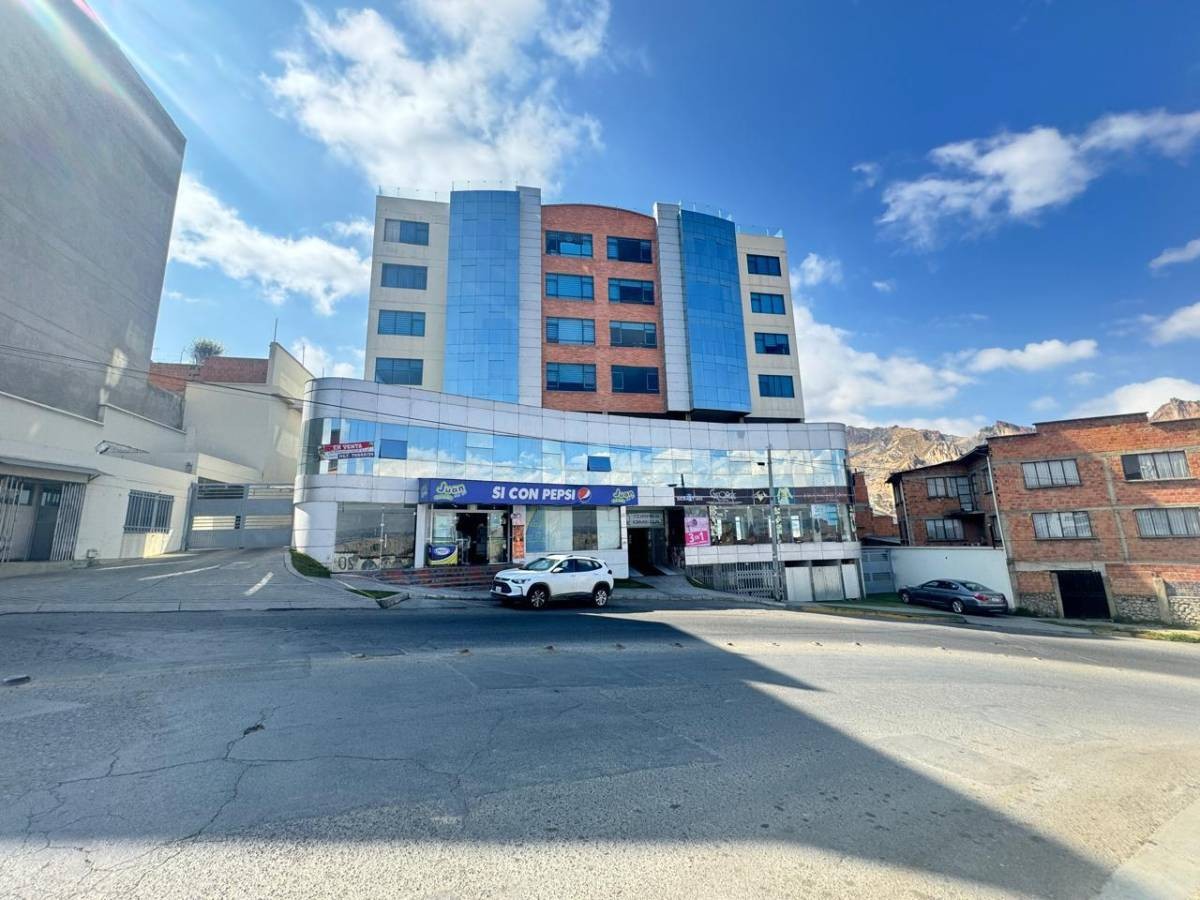 Departamento en Chasquipampa en La Paz 3 dormitorios 5 baños 1 parqueos Foto 13