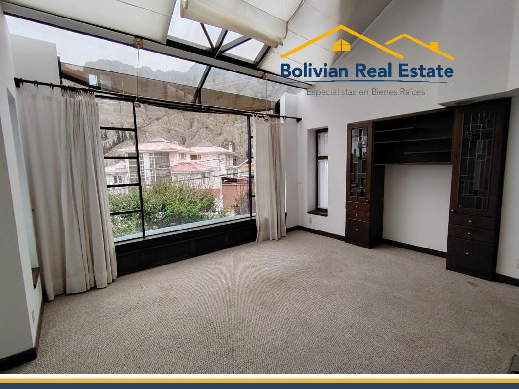 Casa en VentaACHUMANI - LA BARQUETA LINDA CASA EN VENTA  4 dormitorios 4 baños 4 parqueos Foto 9