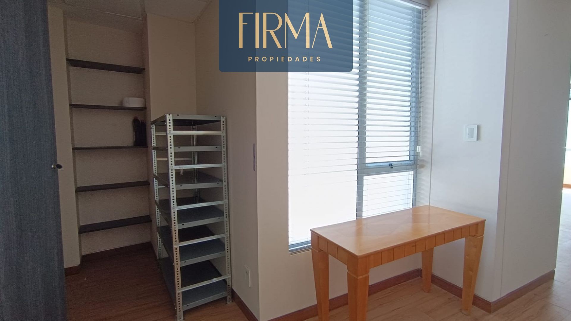 Oficina en Calacoto en La Paz 4 dormitorios 2 baños 1 parqueos Foto 3