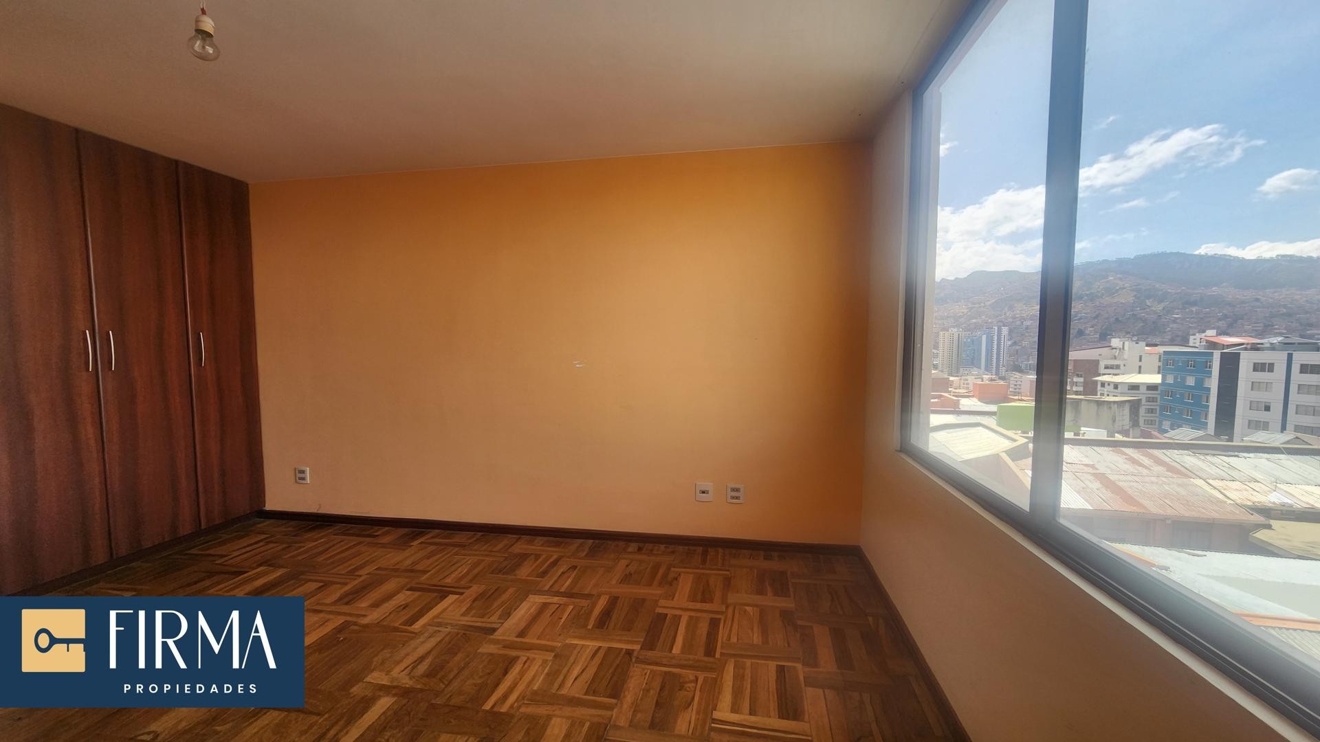 Departamento en Miraflores en La Paz 3 dormitorios 3 baños  Foto 3