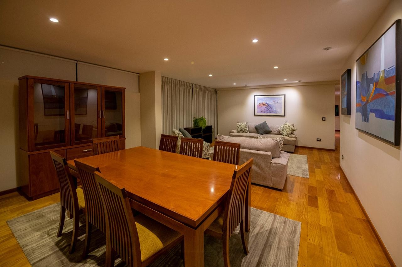 Departamento en Calacoto en La Paz 3 dormitorios 3 baños 1 parqueos Foto 5