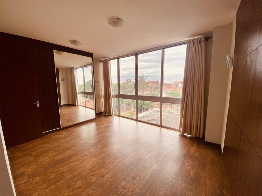 Departamento Urbarí Calle Baracea Foto 6