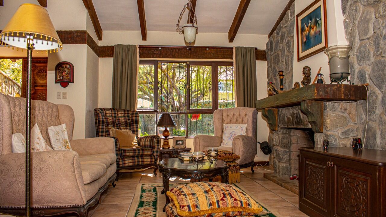 Casa en Tiquipaya en Cochabamba 7 dormitorios 7 baños 10 parqueos Foto 13