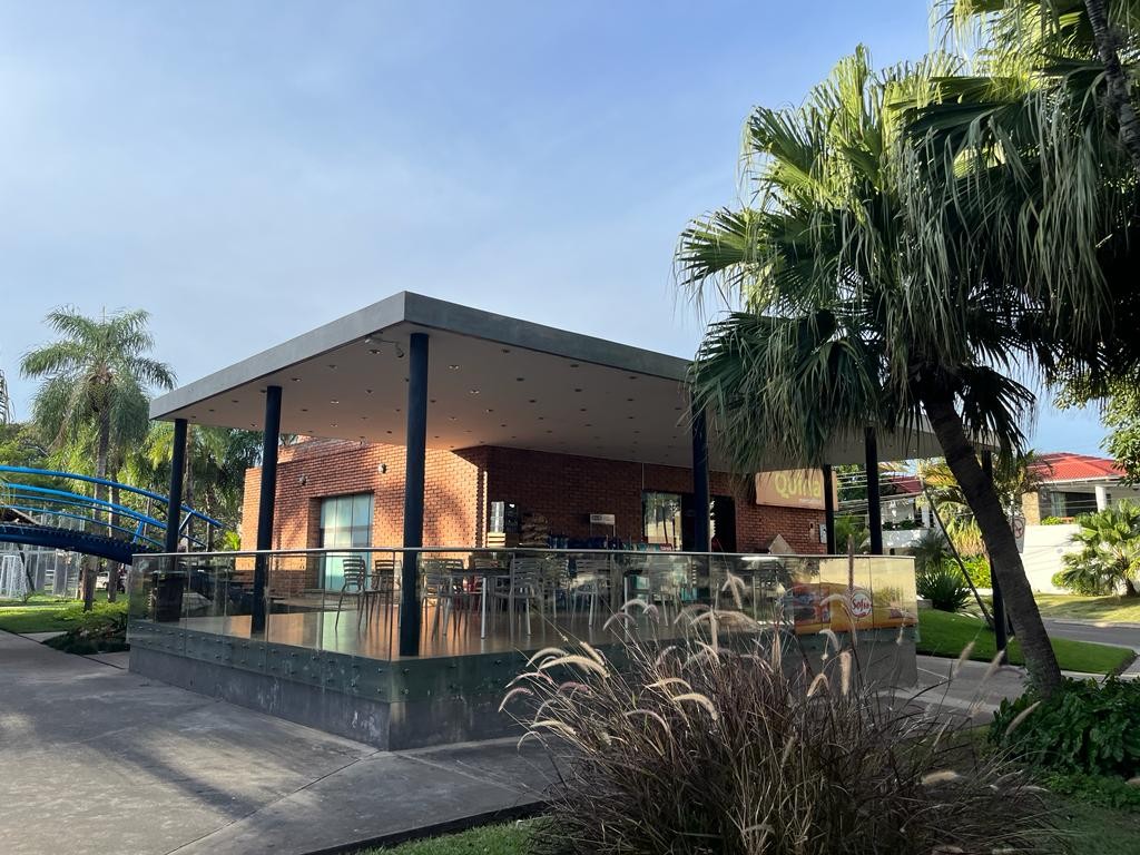 Casa en Entre 4to y 5to anillo Norte en Santa Cruz de la Sierra 5 dormitorios 6 baños 2 parqueos Foto 15