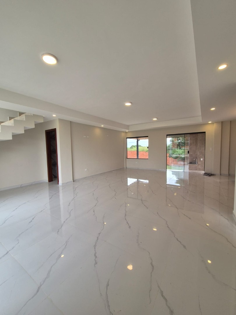Casa en VentaCASA EN VENTA A ESTRENAR DENTRO DE CONDOMINIO - URUBO 4 dormitorios 4 baños 3 parqueos Foto 3
