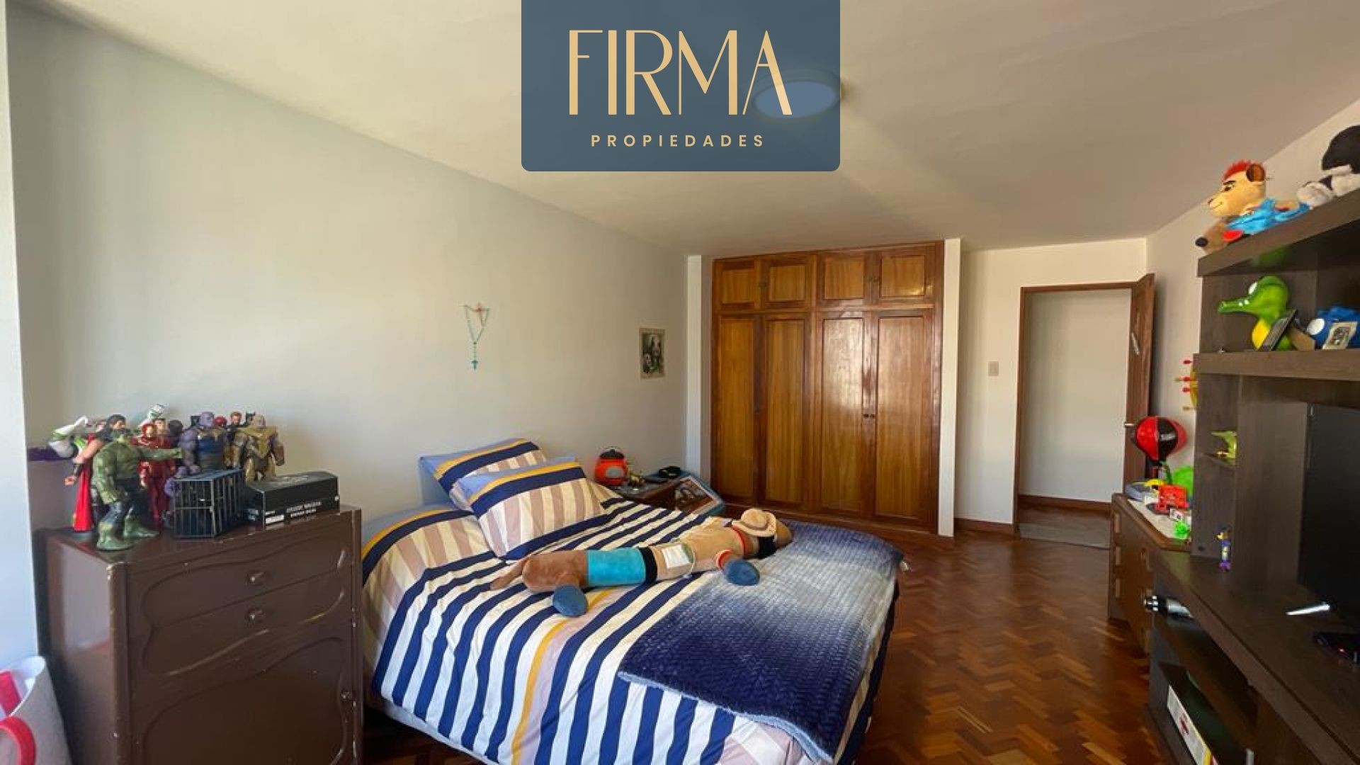 Departamento en Irpavi en La Paz 4 dormitorios 4 baños 1 parqueos Foto 7