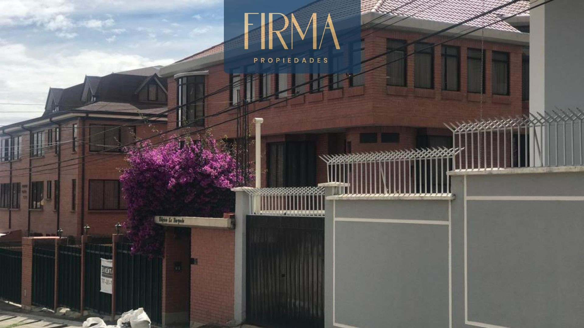 Departamento en Achumani en La Paz 4 dormitorios 4 baños 2 parqueos Foto 1