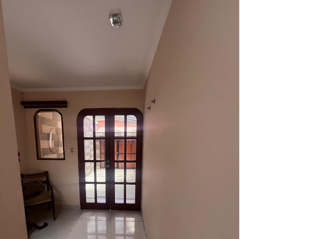 Departamento en AlquilerIrpavi, calle Altamirano  2 dormitorios 3 baños 1 parqueos Foto 6