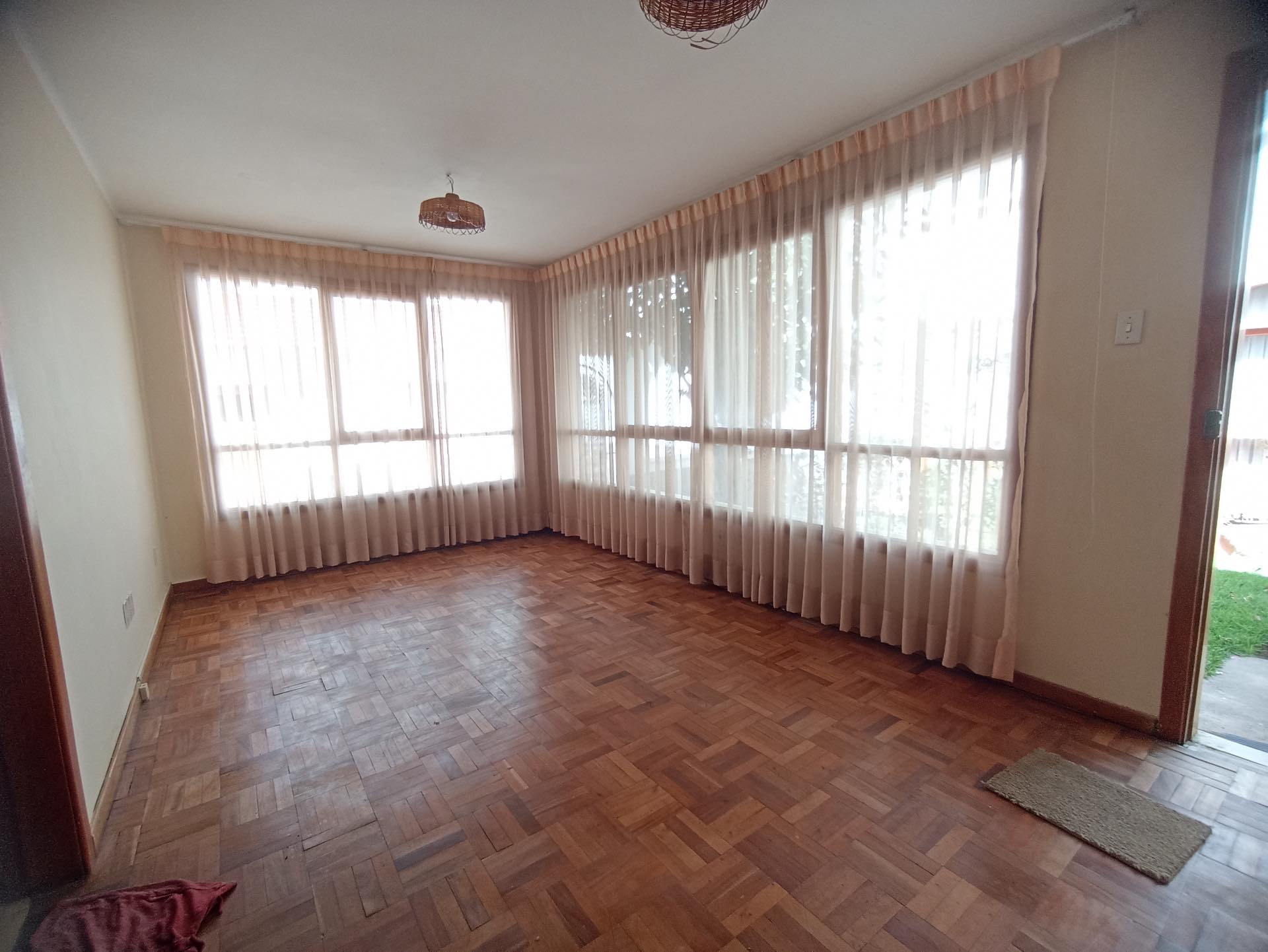 Departamento en VentaCASA EN VENTA / IRPAVI 7 dormitorios 5 baños 5 parqueos Foto 20