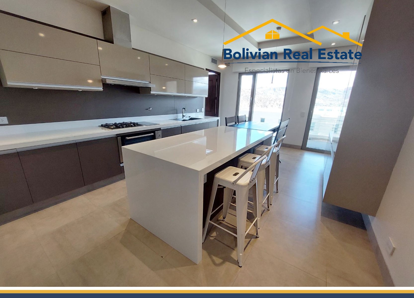 Departamento en Auquisamaña en La Paz 3 dormitorios 4 baños 3 parqueos Foto 3