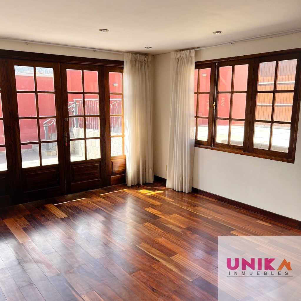 Casa en Alquiler🏡 AMPLIA Y HERMOSA CASA EN ALQUILER, AUQUISAMAÑA.  3 dormitorios 3 baños 3 parqueos Foto 5