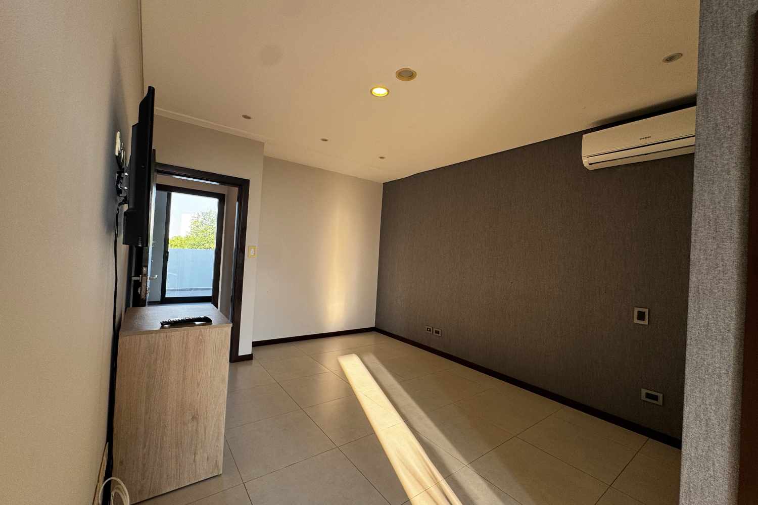 Departamento en AlquilerCONDOMINIO PIAZZA ONCE 2 dormitorios 3 baños 1 parqueos Foto 14