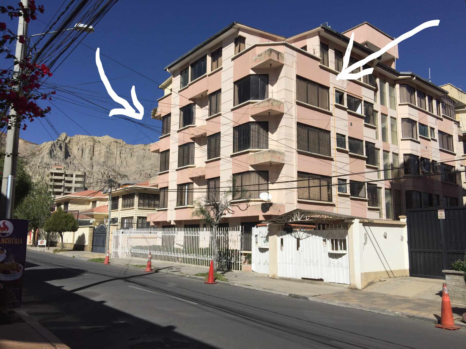 Departamento en Los Pinos en La Paz 3 dormitorios 3 baños 1 parqueos Foto 1