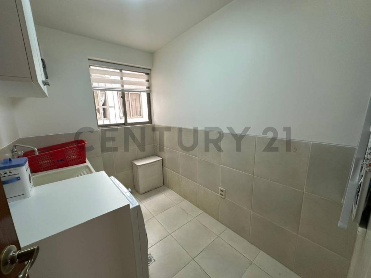 En Alquiler a $us 2,200 Foto 29