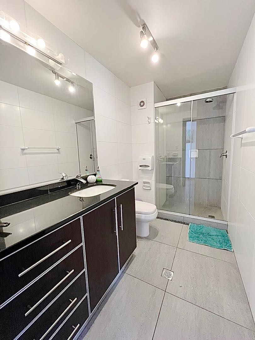 Departamento en AlquilerDEPARTAMENTO PENTHOUSE  AMOBLADO EN ALQUILER, BAJO ACHUMANI  3 dormitorios 3 baños 1 parqueos Foto 6