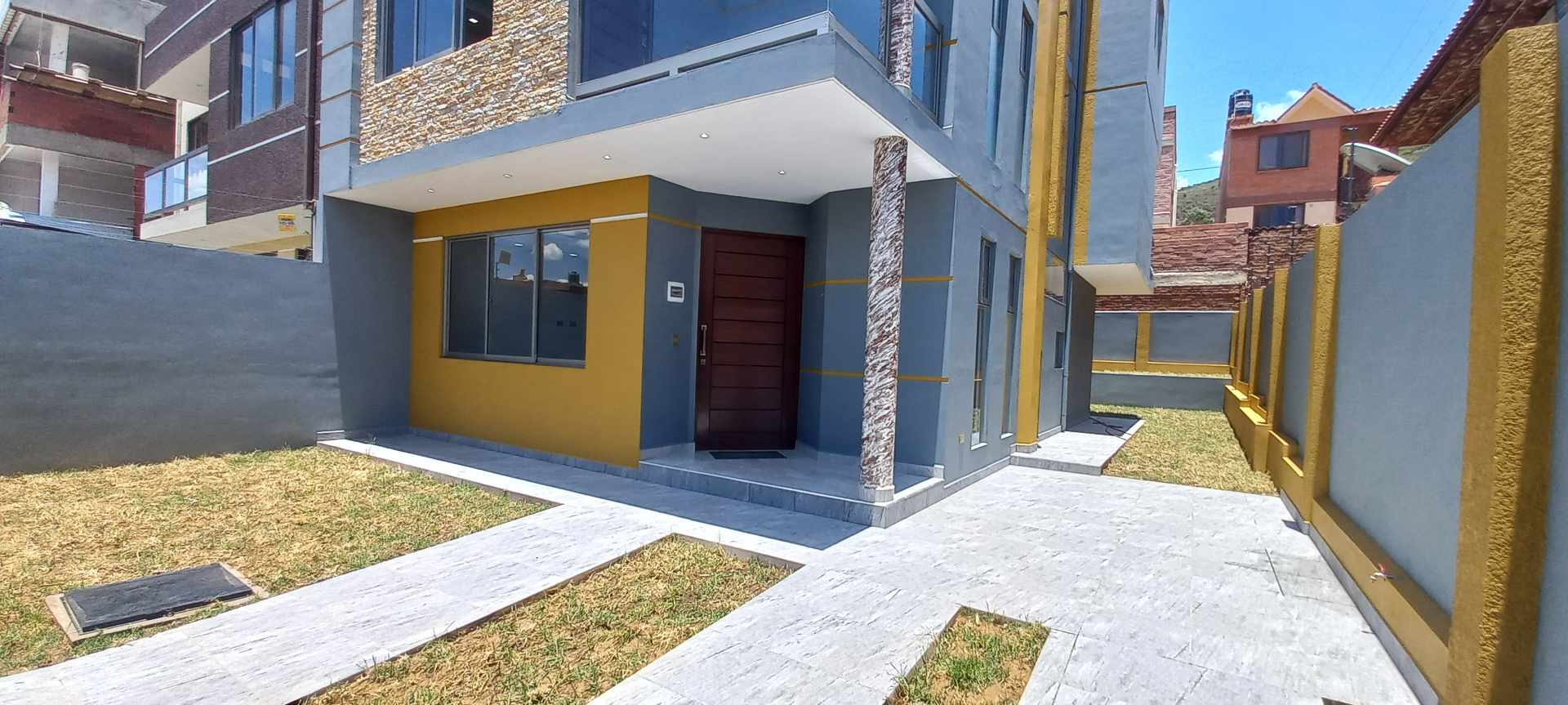 Casa en VentaInmediaciones Campo Ferial y Country Club, OTB Exaltación, en pasaje cerrado, Urbanización La Rinconada, Zona Alalay 4 dormitorios 5 baños 3 parqueos Foto 4