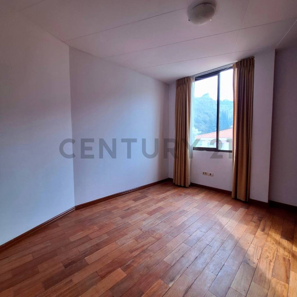Departamento en AlquilerACHUMANI 3 dormitorios 4 baños 1 parqueos Foto 2