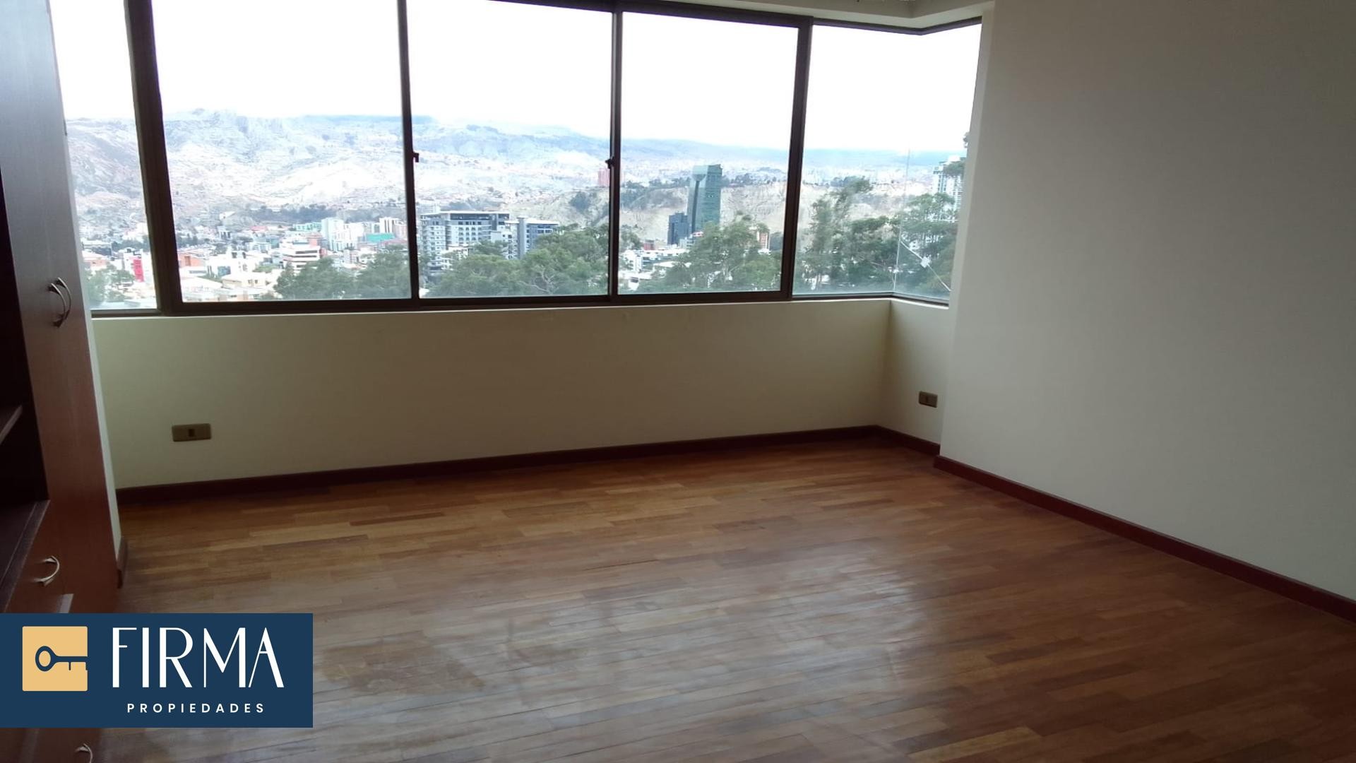 Departamento en Los Pinos en La Paz 3 dormitorios 4 baños 1 parqueos Foto 1