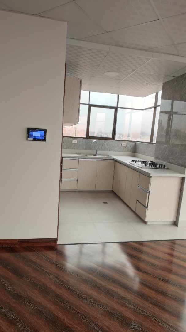 Departamento en San Alberto en La Paz 3 dormitorios 3 baños  Foto 2