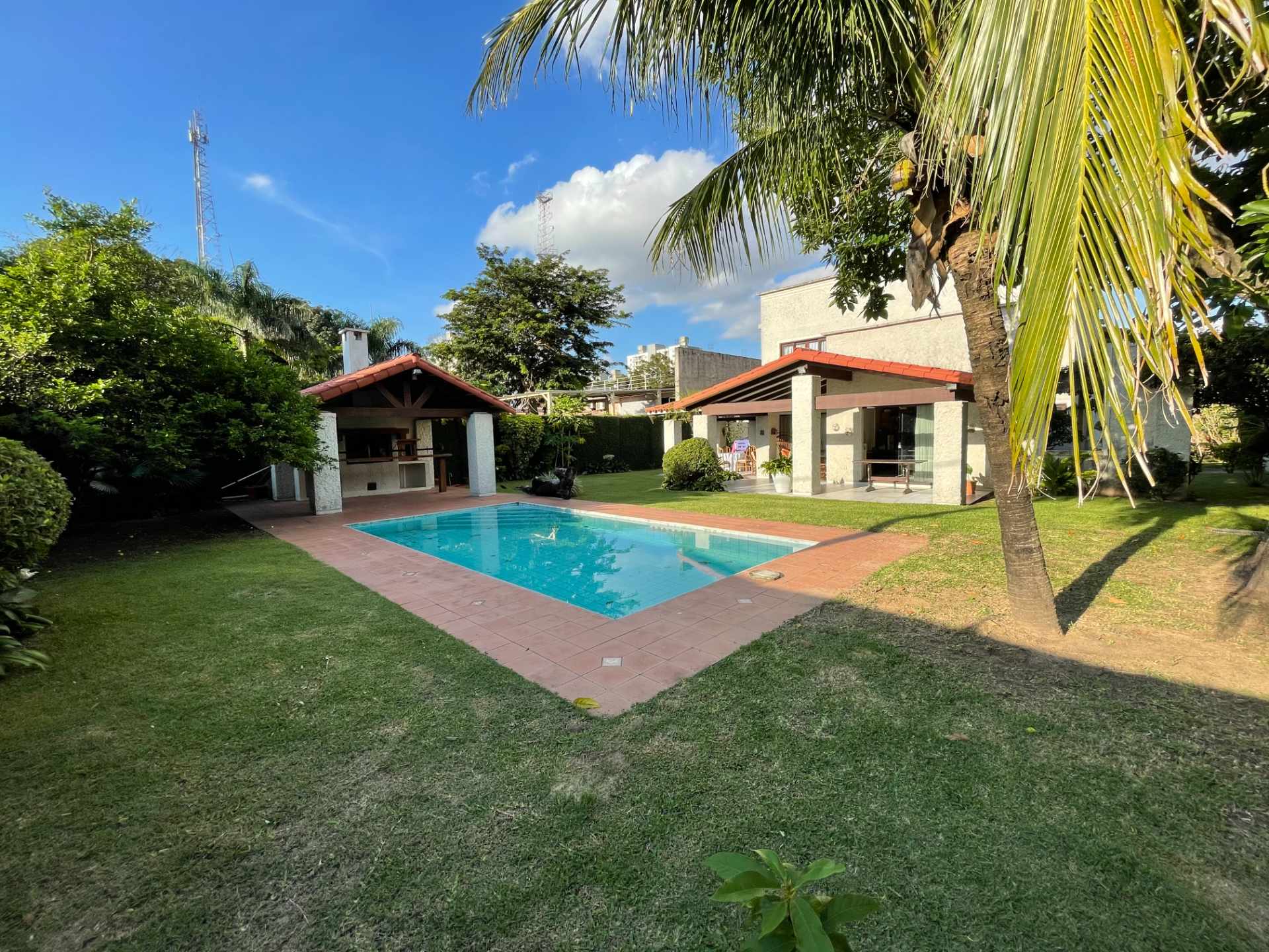 Casa en Entre 4to y 5to anillo Oeste en Santa Cruz de la Sierra 3 dormitorios 6 baños 4 parqueos Foto 10