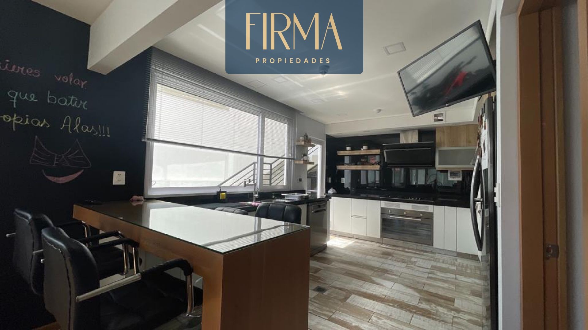 Casa en Achumani en La Paz 4 dormitorios 7 baños 3 parqueos Foto 14