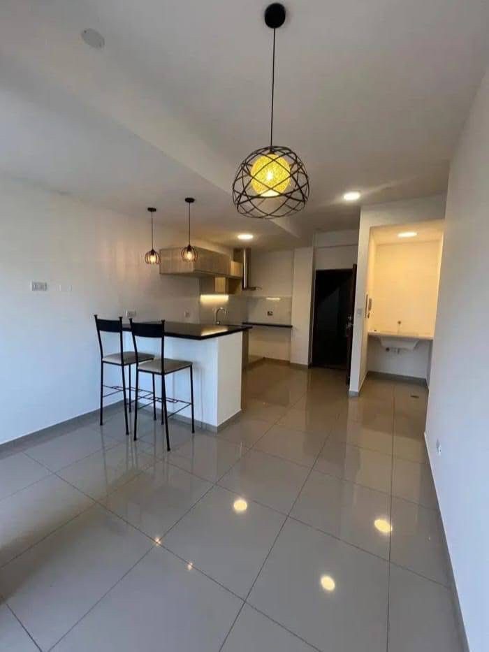 Departamento en AlquilerEntre 2do y 3er anillo, canal Isuto (A 3 minutos de EQUIPETROL) Foto 1