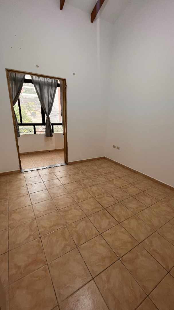 Casa en AlquilerCanal Isuto (Av. La Salle) C/ Claudio Peñaranda  3 dormitorios 4 baños 1 parqueos Foto 12