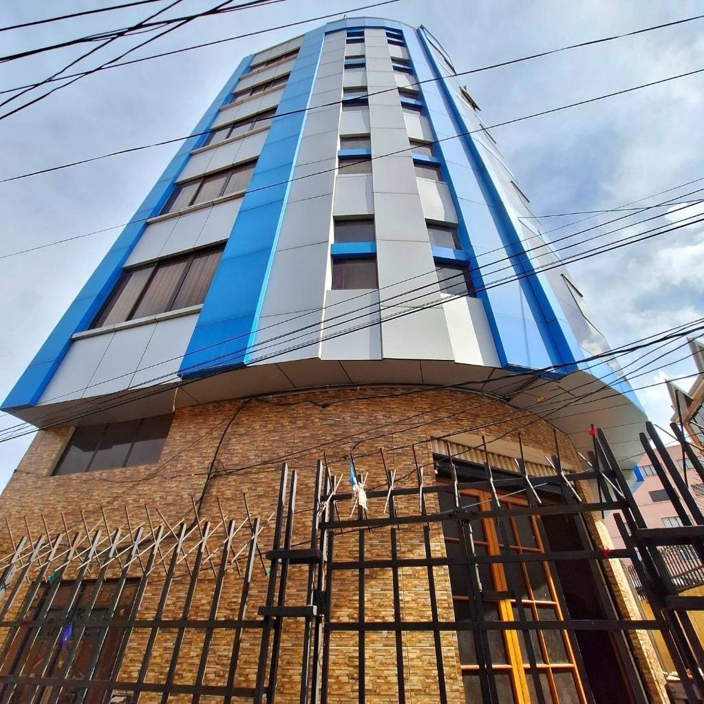 Edificio en VentaCALLE GENARO SANJINES Y CALLE CALAMA, CENTRO DE LA CIUDAD Foto 9