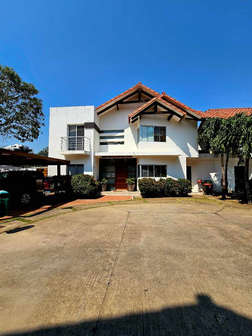 Casa Condominio Florencia
Hermosa casa Remodelada
ZONA NORTE Foto 5