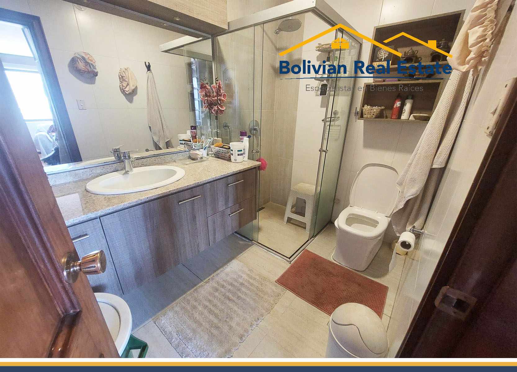 Departamento en VentaAMPLIO Y SOLEADO DEPARTAMENTO EN VENTA SOPOCACHI  4 dormitorios 3 baños 1 parqueos Foto 9