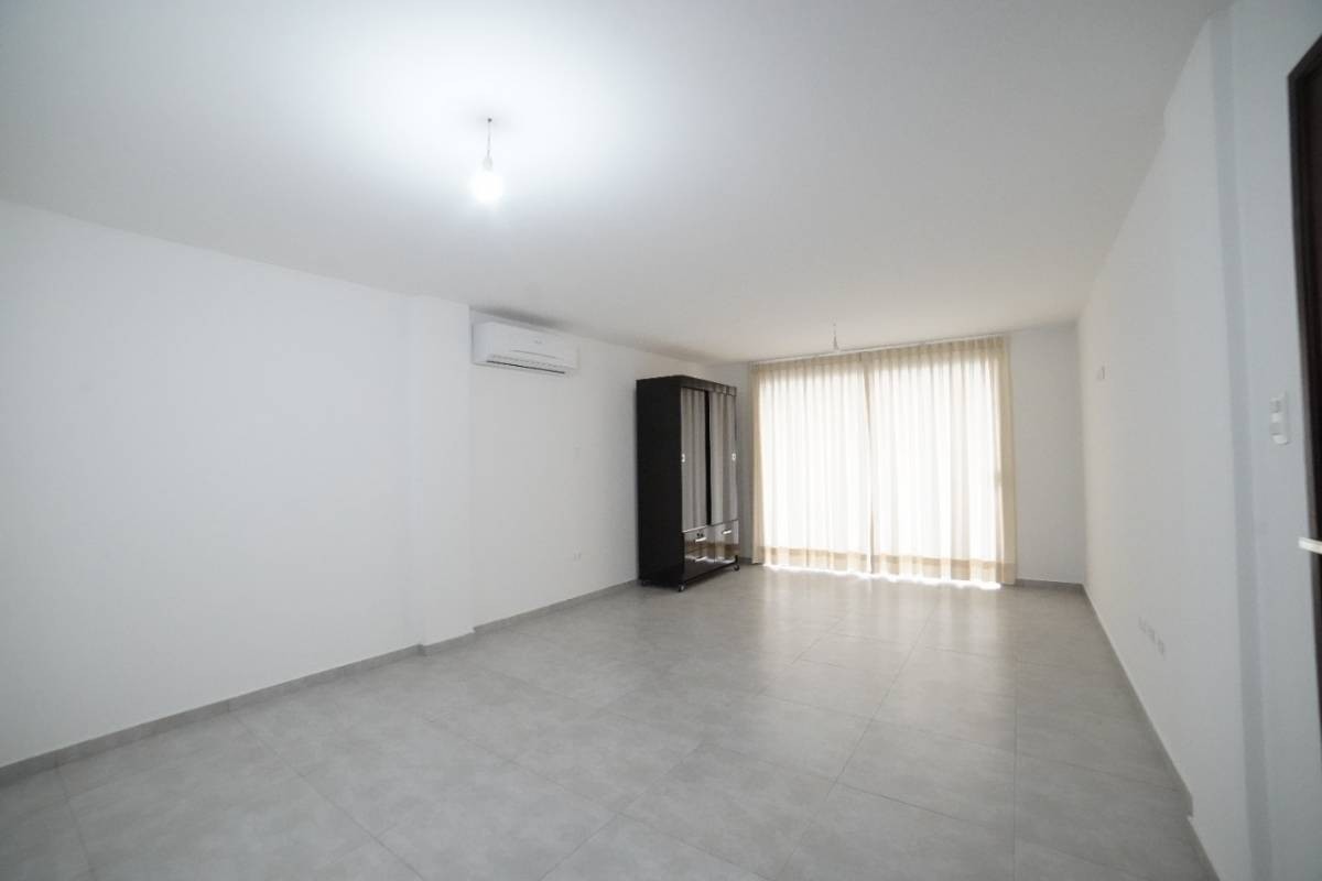 Departamento en Entre 3er y 4to anillo Oeste en Santa Cruz de la Sierra 1 dormitorios 1 baños  Foto 6