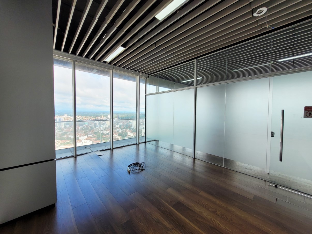 Oficina en Equipetrol en Santa Cruz de la Sierra 2 dormitorios 2 baños 1 parqueos Foto 6