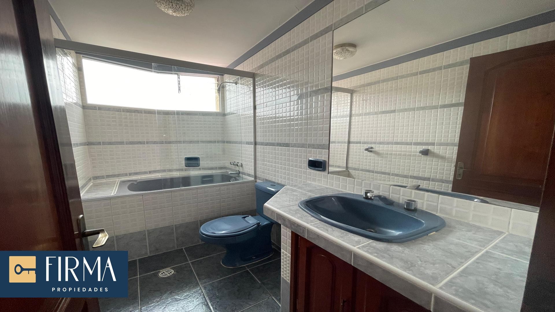 Departamento en VentaDEPARTAMENTO DUPLEX EN VENTA EN ACHUMANI BAJO CALLE 11 CON TERRAZA PRIVADA 3 dormitorios 4 baños 1 parqueos Foto 14