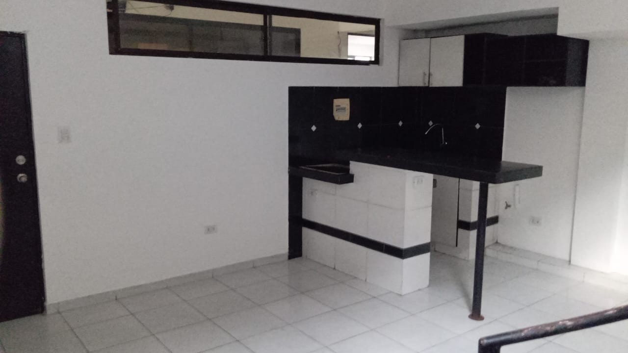 Departamento en Entre 1er y 2do anillo Oeste en Santa Cruz de la Sierra 1 dormitorios 1 baños  Foto 8