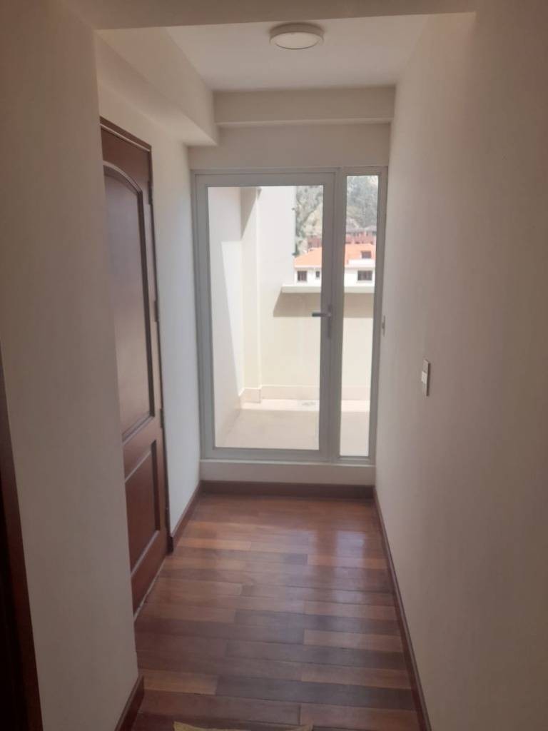 Departamento en VentaACHUMANI, CALLE 32 3 dormitorios 4 baños 1 parqueos Foto 4