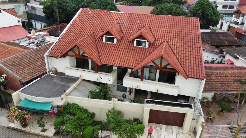 Casa en VentaB. Petrolero Norte Entre Av Alemana y Av Beni  casi 2do. anillo Foto 3