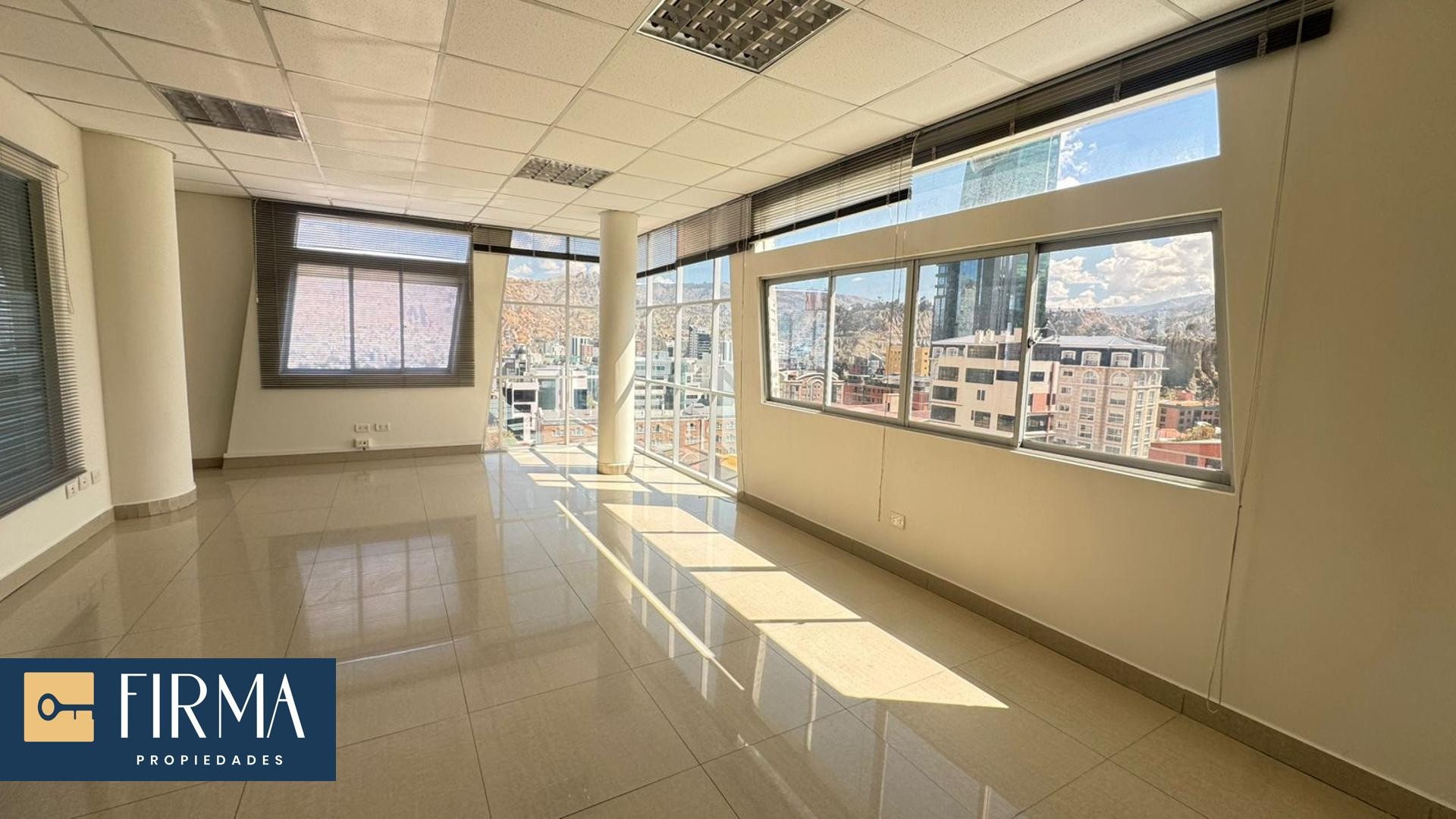 Oficina en AlquilerOFICINA EN ALQUILER, CALACOTO 3 dormitorios 5 baños 1 parqueos Foto 6