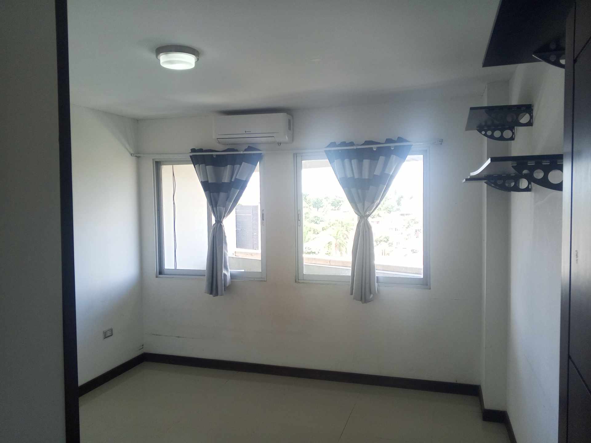 Departamento en VentaCondominio Cupesí, Vendo dpto. 2 dormitorios sin muebles, pet friendly, sobre Av. Ovidio Barbery (2do. y 3er. Anillo), cerca de Zona Isuto e Equipetrol. 2 dormitorios 2 baños 1 parqueos Foto 8