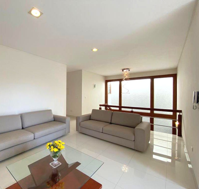 Casa en AnticréticoANTICRETICO
Zona Norte
Av. Alemana 2do y 3er anillo 4 dormitorios 4 baños 4 parqueos Foto 20