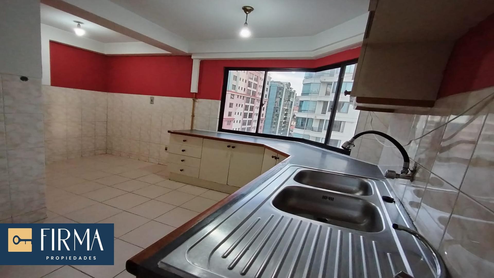 Departamento en San Jorge en La Paz 4 dormitorios 4 baños 1 parqueos Foto 4