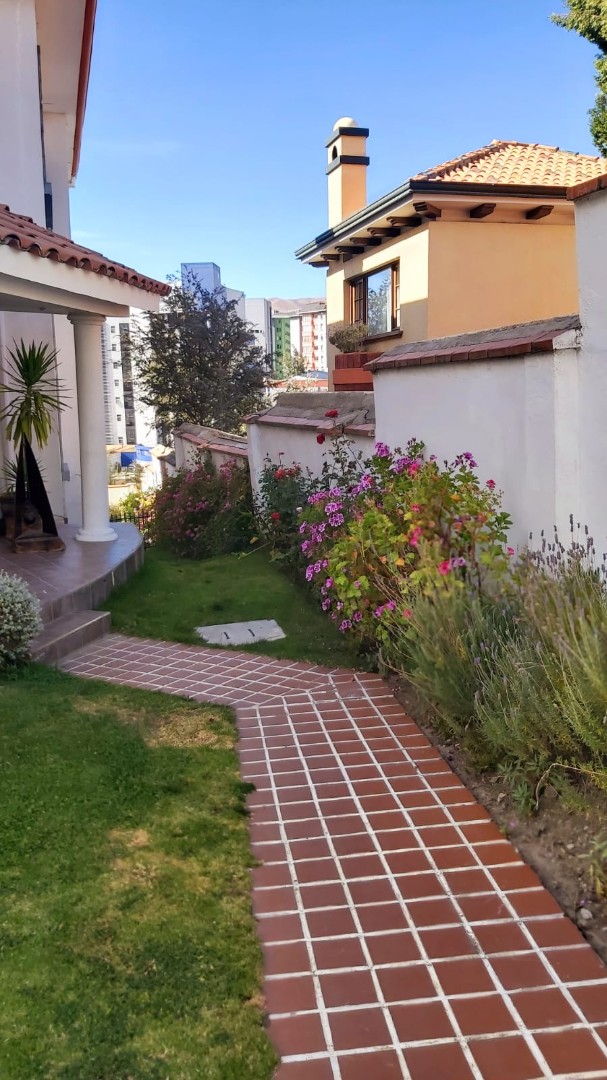 Casa ELEGANTE CASA EN ALQUILER EN CALACOTO - IDEAL PARA EMBAJADAS Foto 22