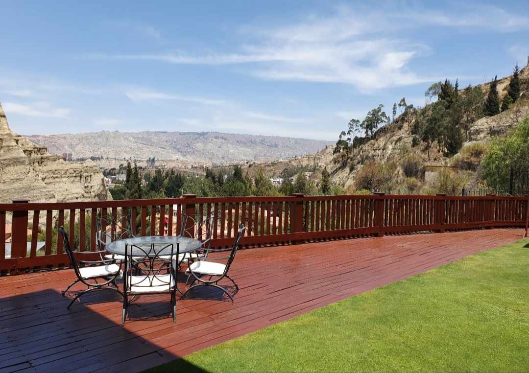 Casa en VentaAchumani 4 dormitorios 6 baños 2 parqueos Foto 1