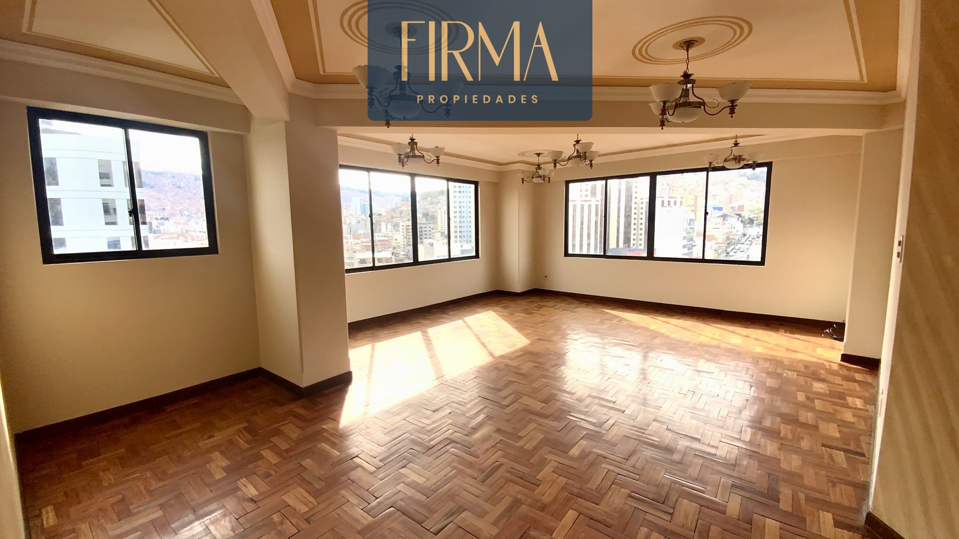 Departamento en Miraflores en La Paz 6 dormitorios 4 baños 1 parqueos Foto 3