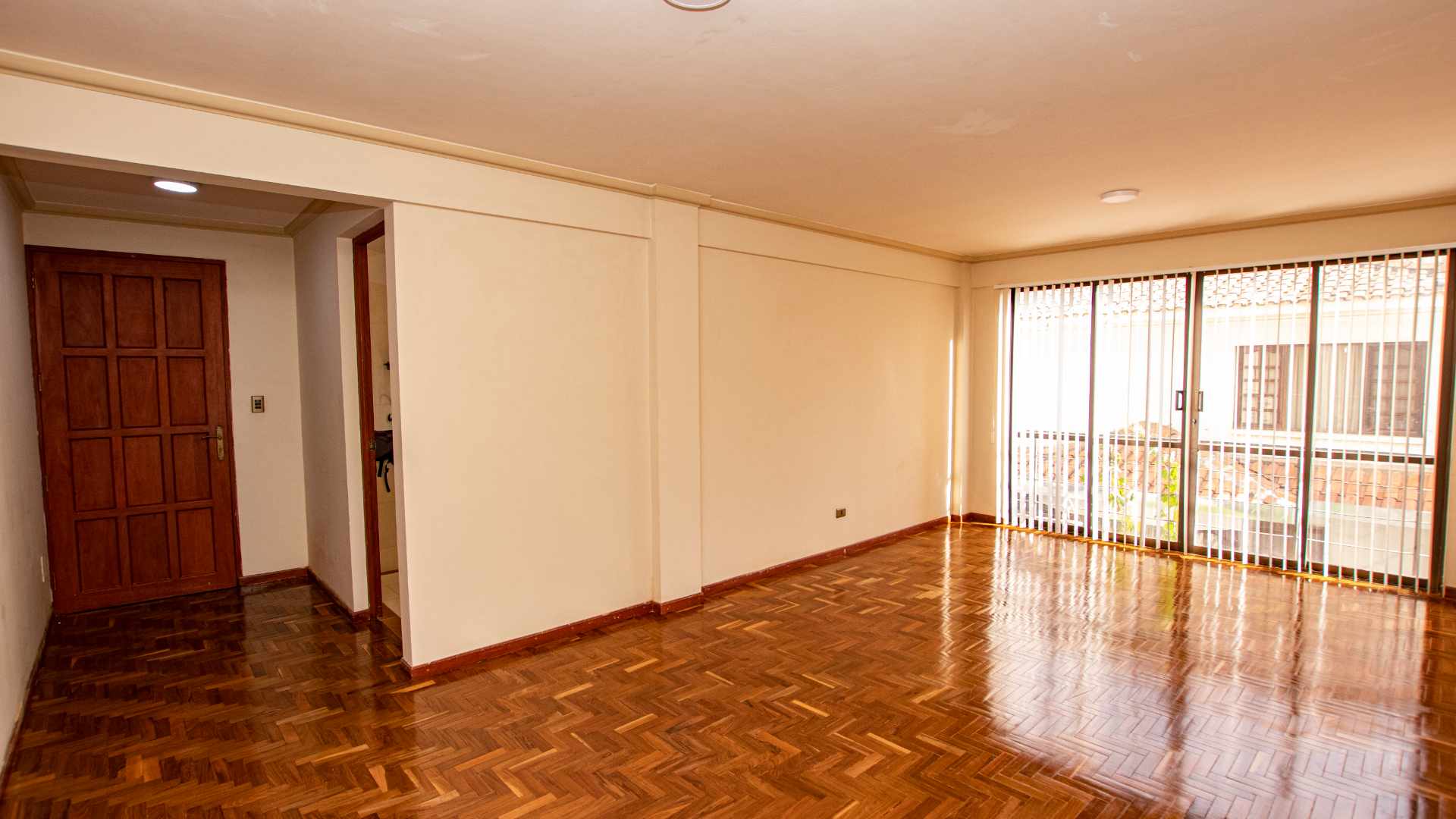 Departamento en VentaCalle los Laureles 3 dormitorios 2 baños 1 parqueos Foto 9