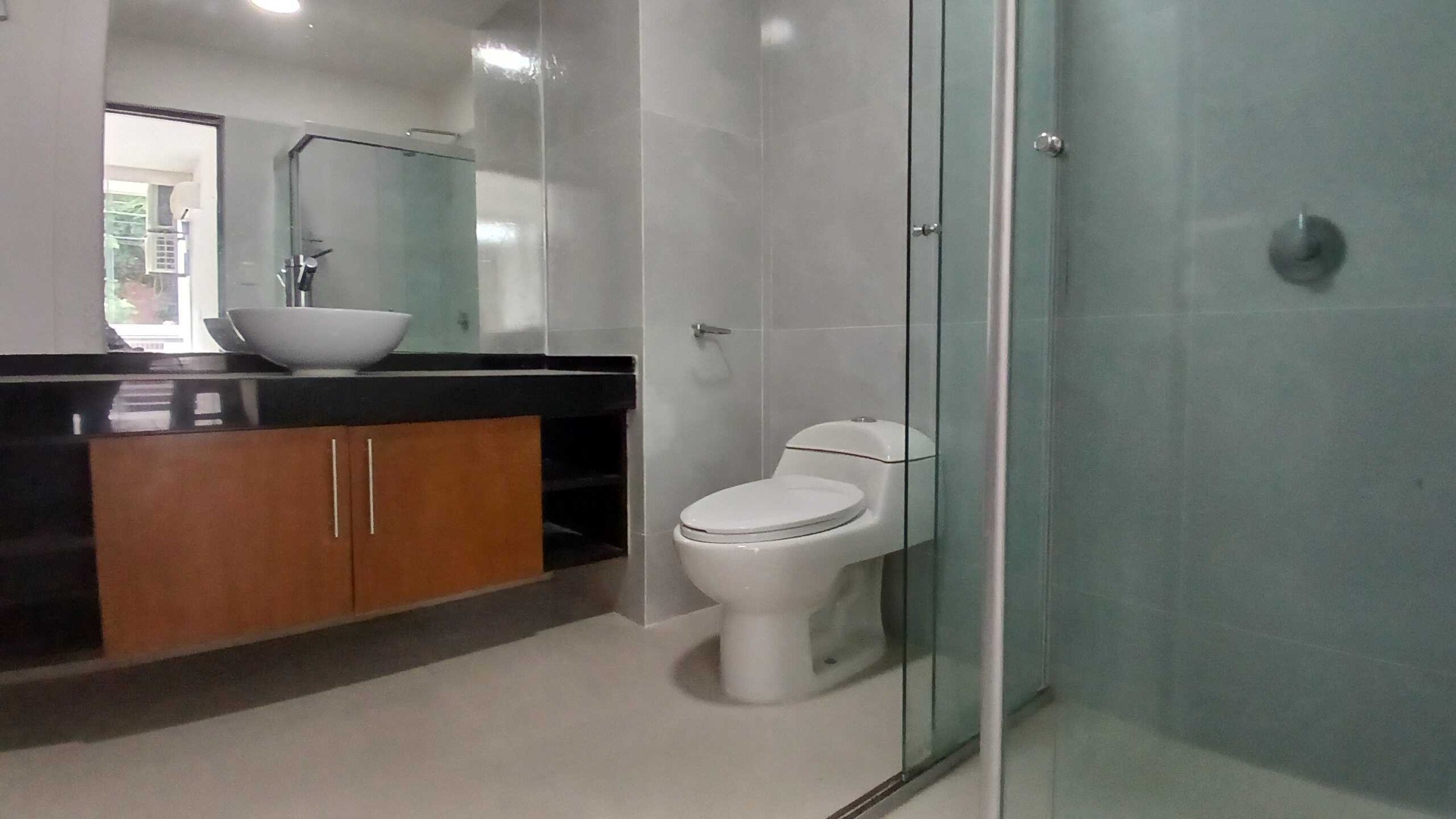 Departamento en Las Palmas en Santa Cruz de la Sierra 3 dormitorios 3 baños 1 parqueos Foto 9