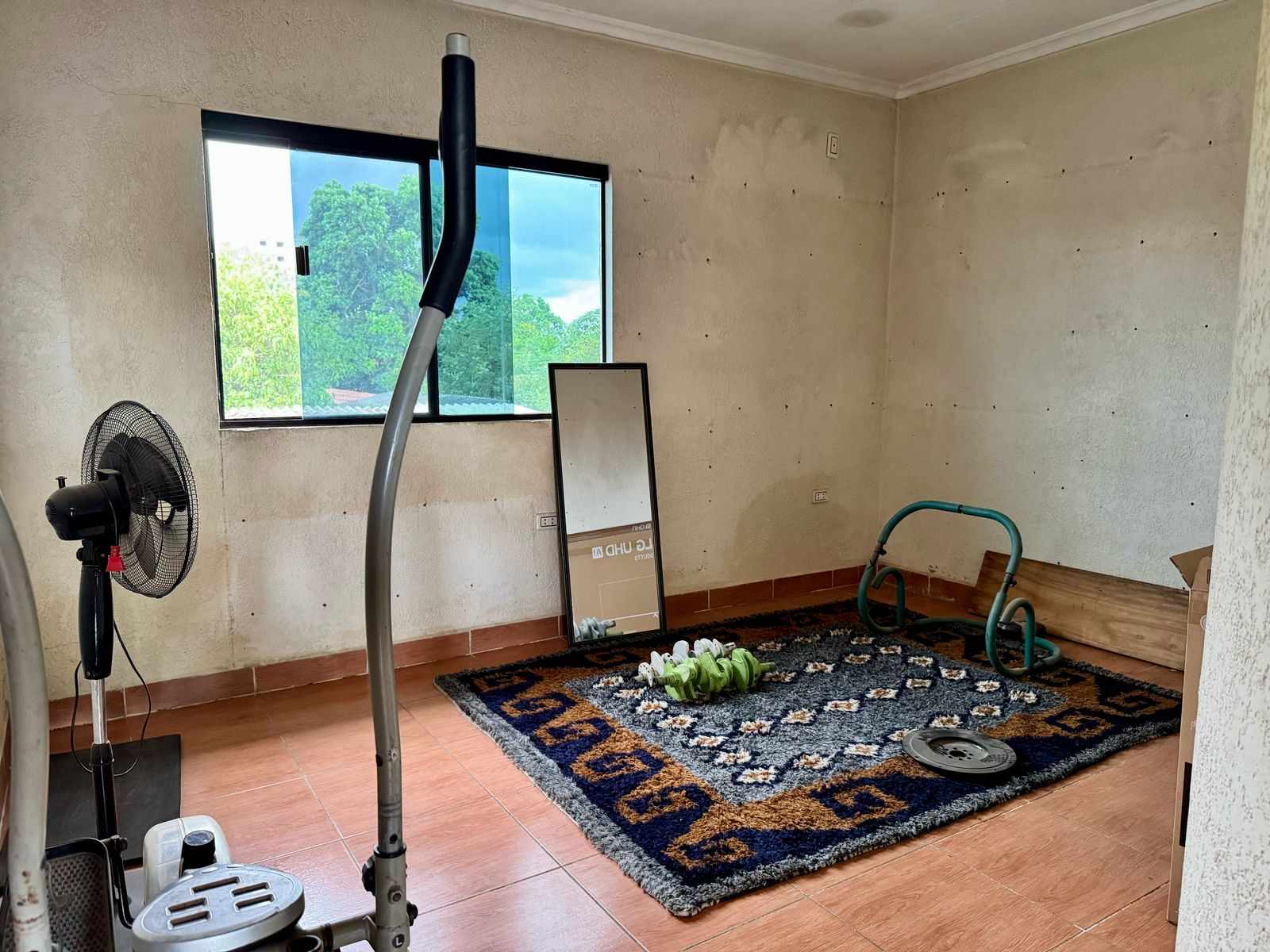Casa en Entre 6to y 7mo anillo Oeste en Santa Cruz de la Sierra 7 dormitorios 4 baños 4 parqueos Foto 7